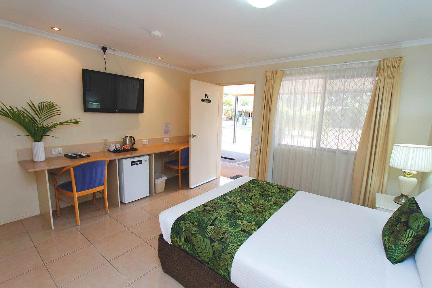 The Palms Motel Чинчилла Экстерьер фото