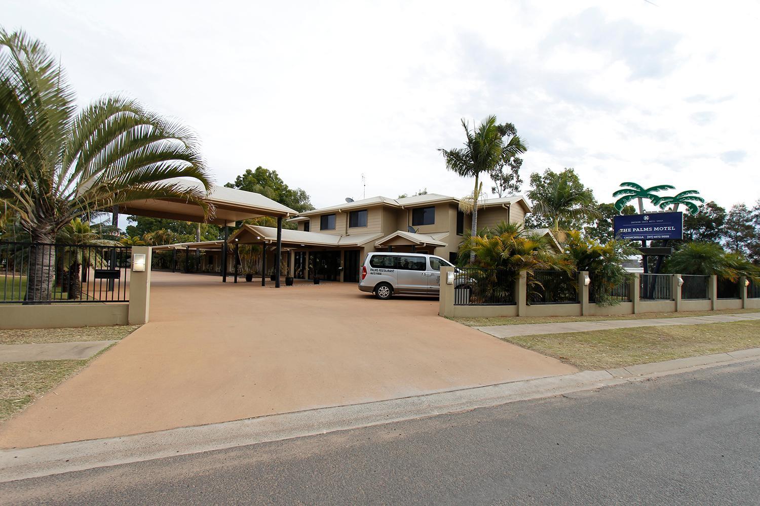 The Palms Motel Чинчилла Экстерьер фото