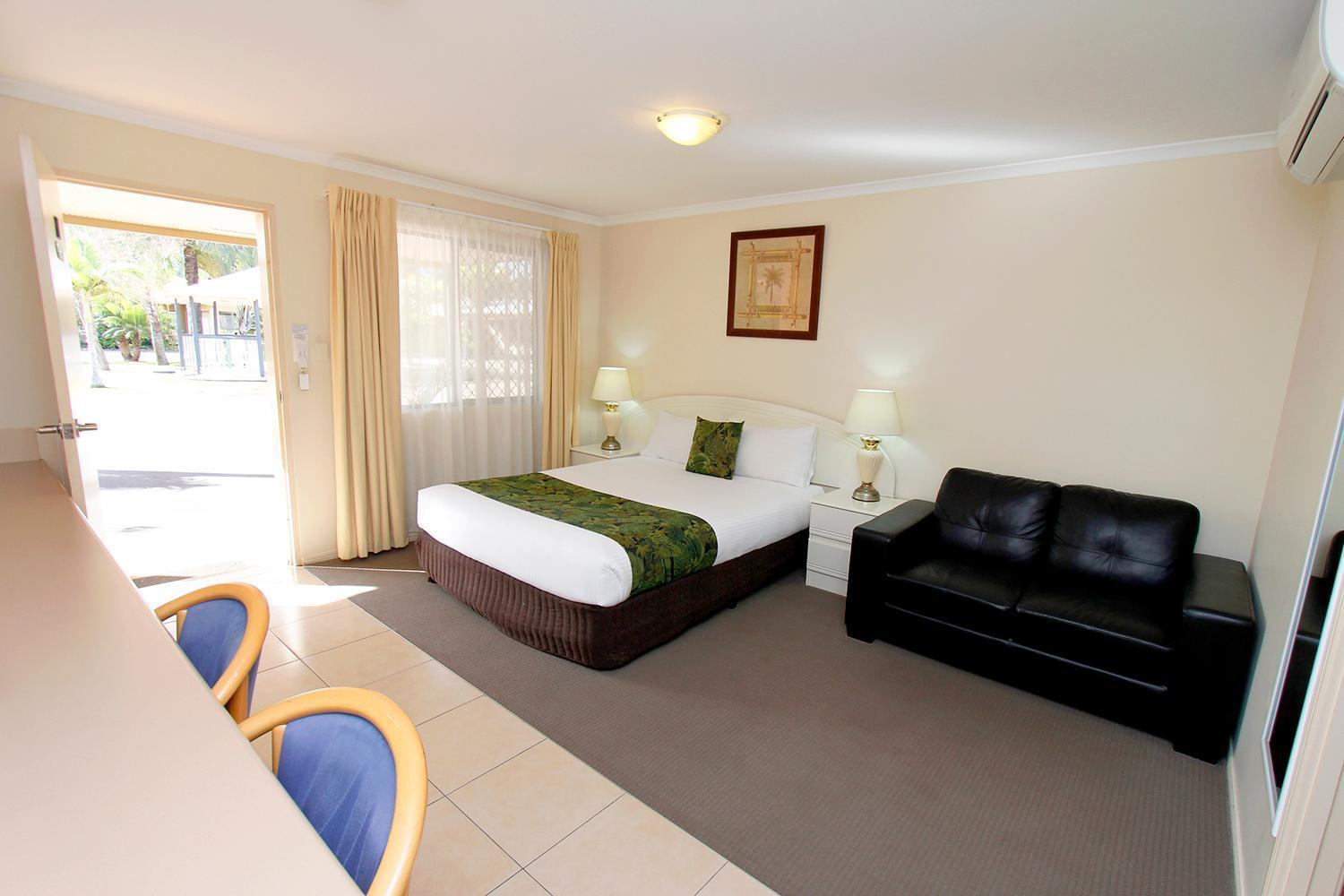 The Palms Motel Чинчилла Экстерьер фото