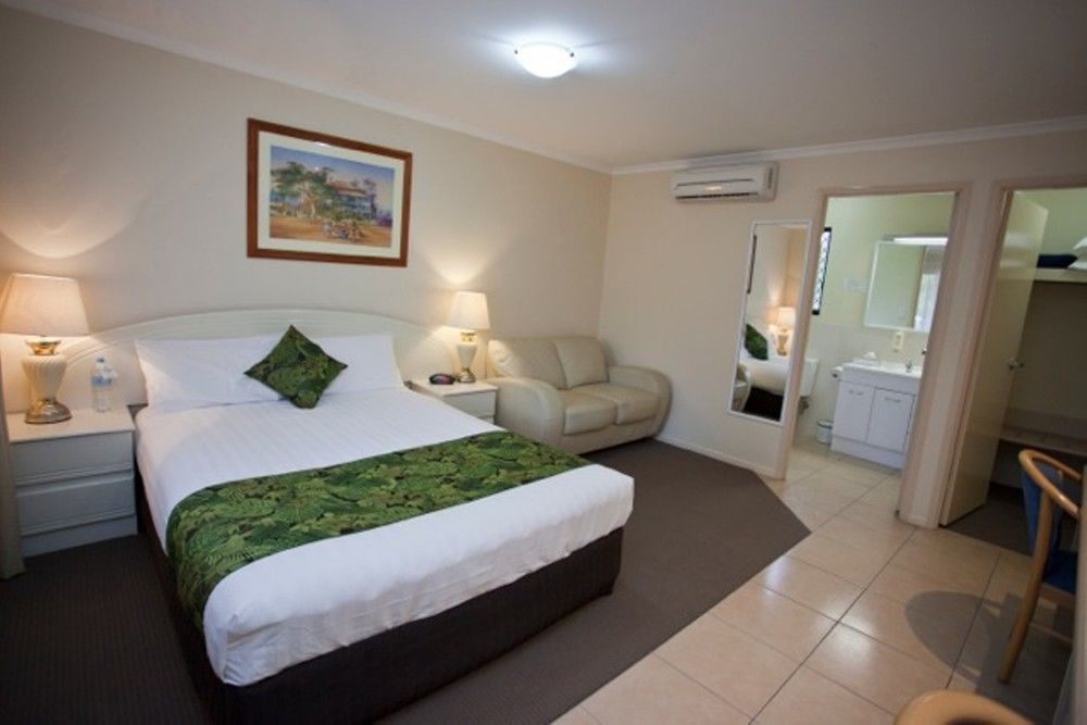 The Palms Motel Чинчилла Экстерьер фото