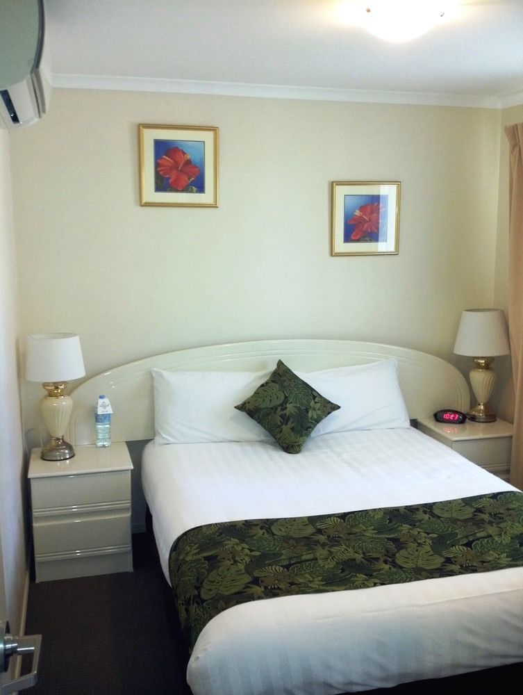 The Palms Motel Чинчилла Экстерьер фото